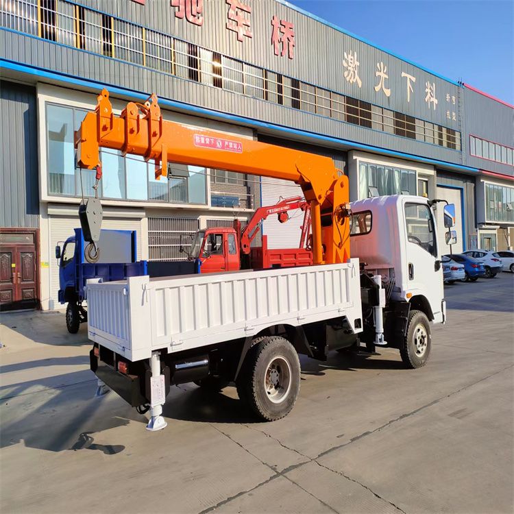 武川县三轮随车吊定制 农用改装机自备吊中瑞长期出售